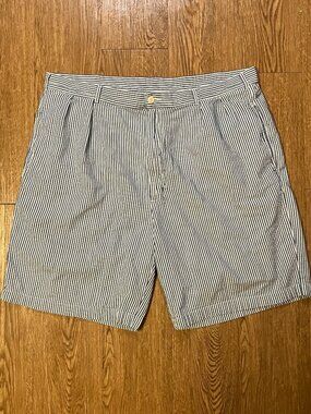 Vintage Harold's Seersucker Shorts Pleated Preppy Old Money